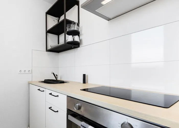 Ueber Den Daechern Der Stadt - Naehe Zkm *